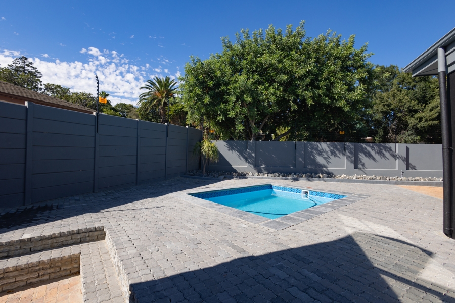 4 Bedroom Property for Sale in Ridgeworth Western Cape